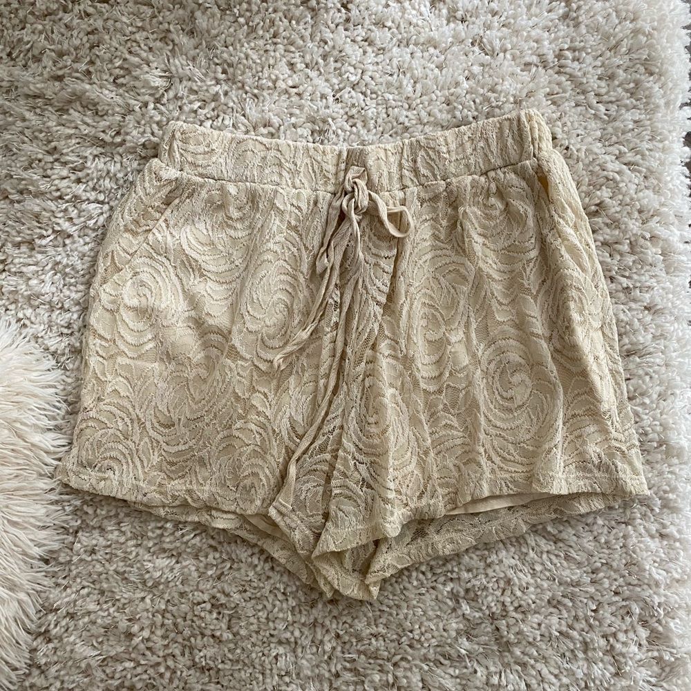 Beige lace shorts